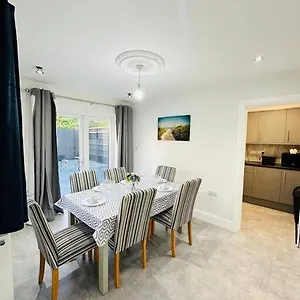 Gladstone House Holiday home